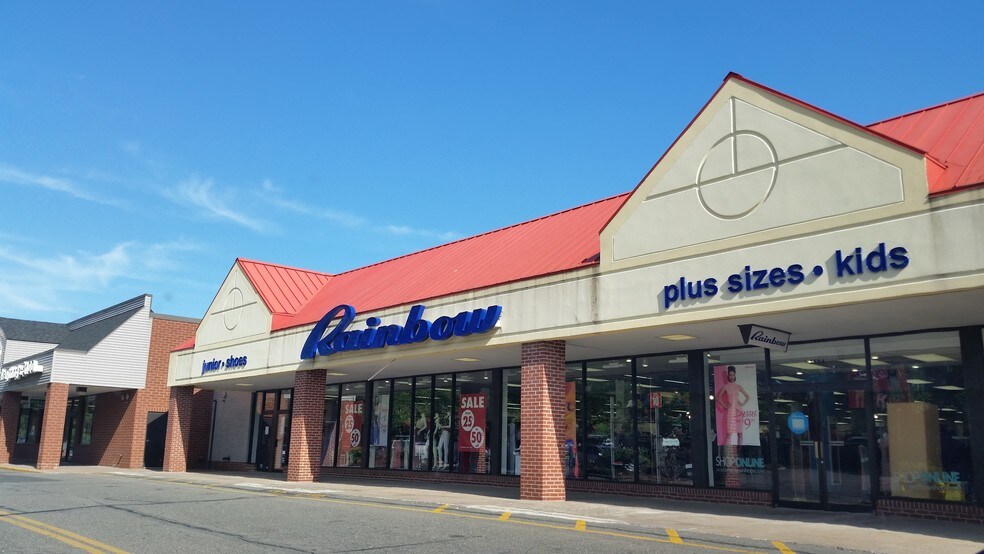 More Photos Of 412 Middle Tpke W, Manchester Unknown For Lease