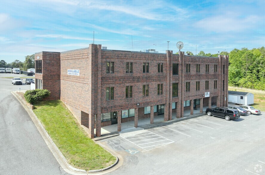 More Photos Of 3305 16th Ave SE, Conover Office For Lease