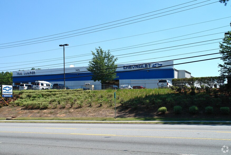 Primary Photo Of 7475 NE Roswell Rd, Atlanta Auto Repair For Lease