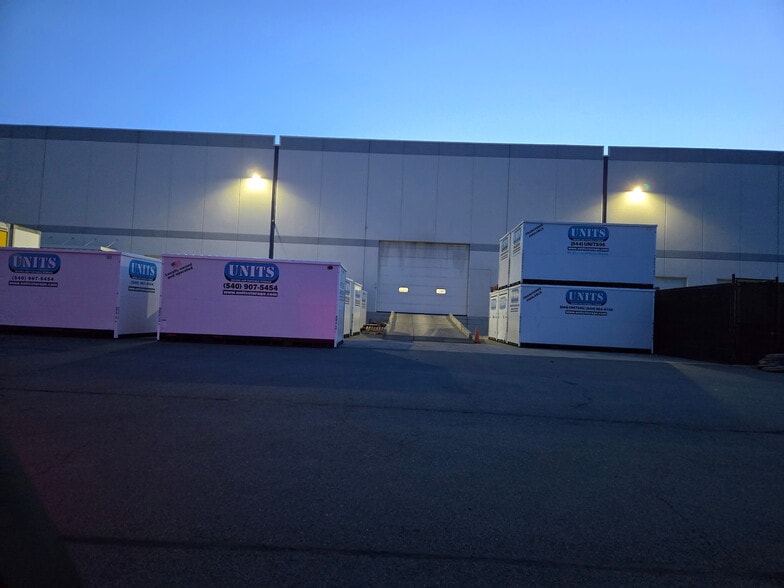 More Photos Of 7425 Merritt Park Dr, Manassas Warehouse For Lease