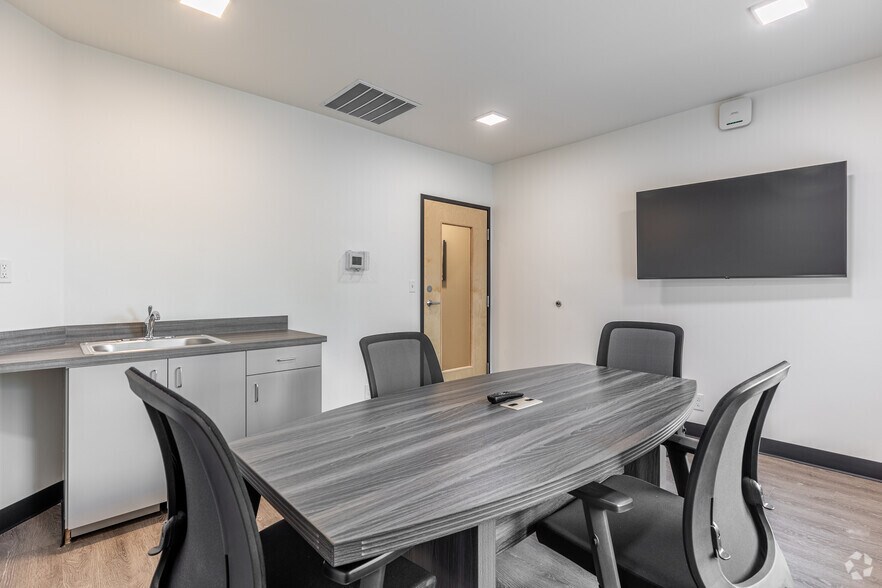 More Photos Of 8101 SW Nyberg St, Tualatin Medical For Lease