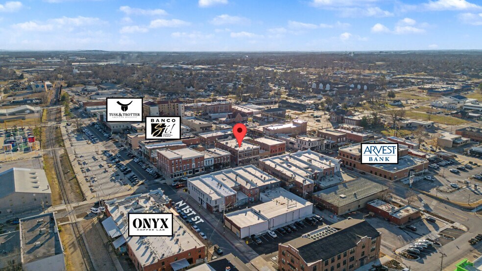 More Photos Of 116B W Walnut St, Rogers Office For Lease