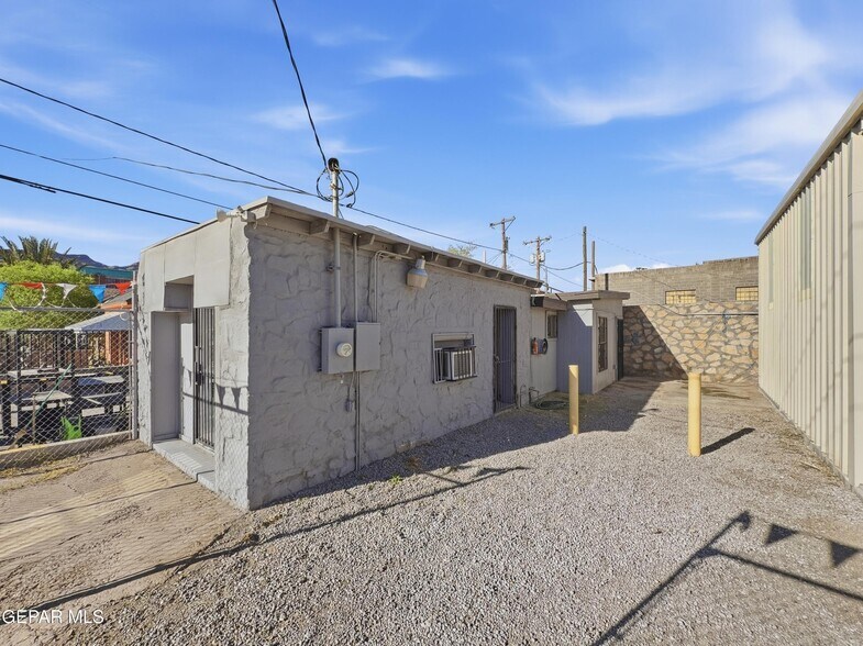 More Photos Of 2201 Texas Ave, El Paso Warehouse For Sale