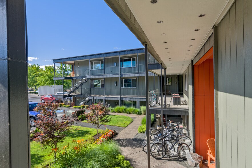 More Photos Of 440 NW 23rd St, Corvallis Apartments For Sale