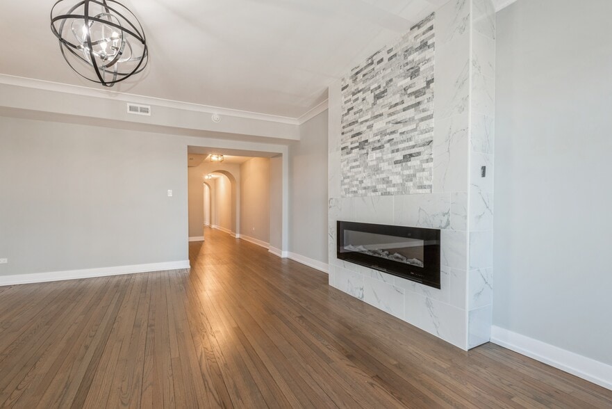 More Photos Of 1535 W Estes Ave, Chicago Multifamily For Sale