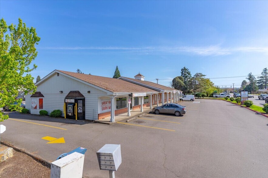 More Photos Of 850-862 Lancaster Dr SE, Salem Office For Sale