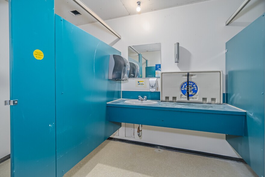 More Photos Of 3455 Victoria Dr, Vancouver Office For Sale