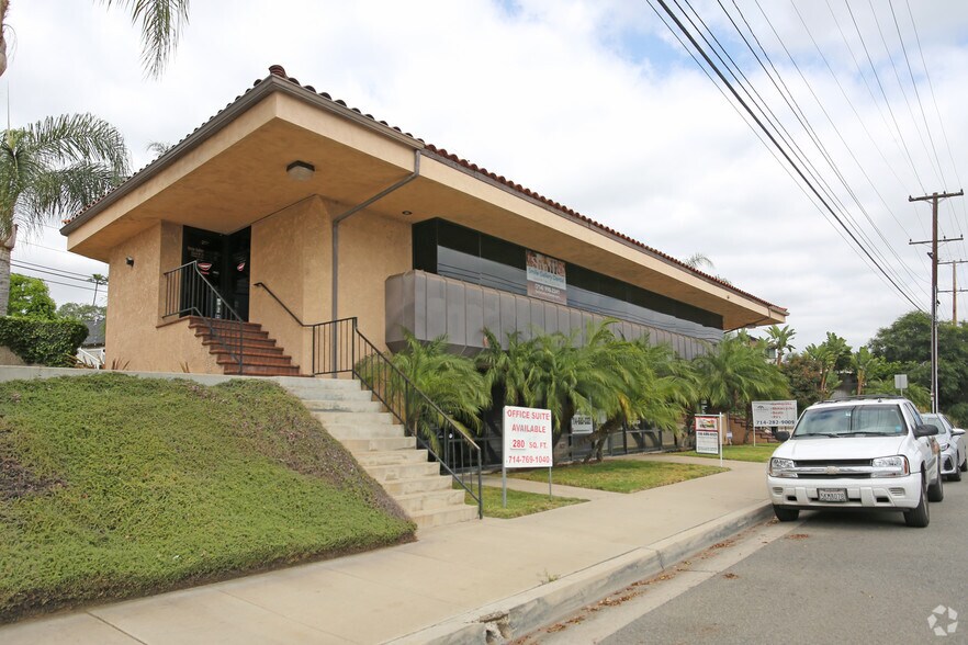 More Photos Of 1107 E Lincoln Ave, Orange Office For Lease