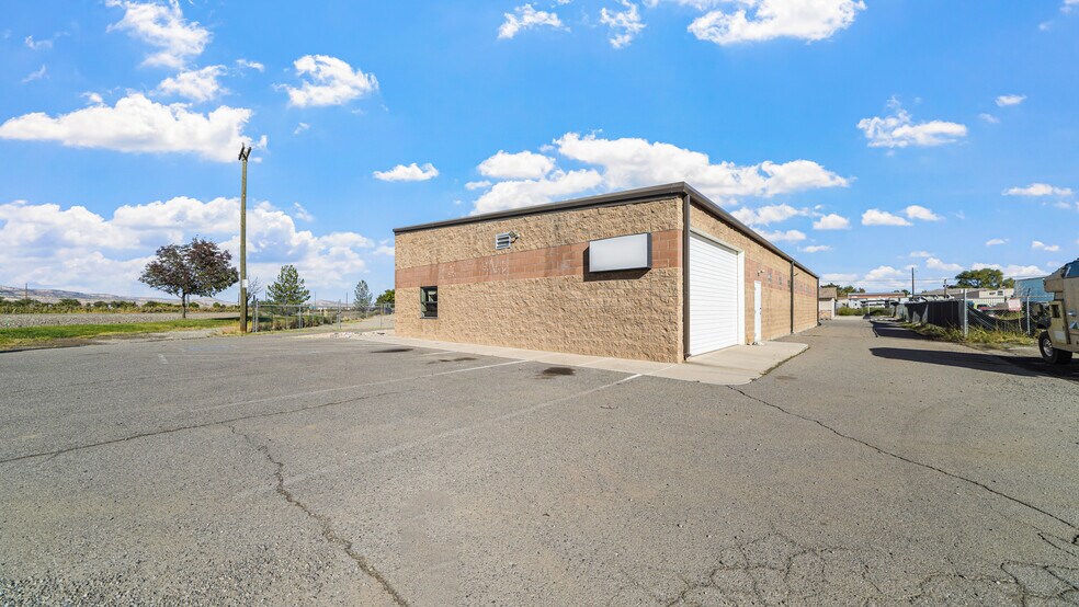 More Photos Of 743 Highway 6 & 50, Fruita Distribution For Lease