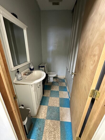 More Photos Of 2870 N Townsend Ave, Montrose Carwash For Sale