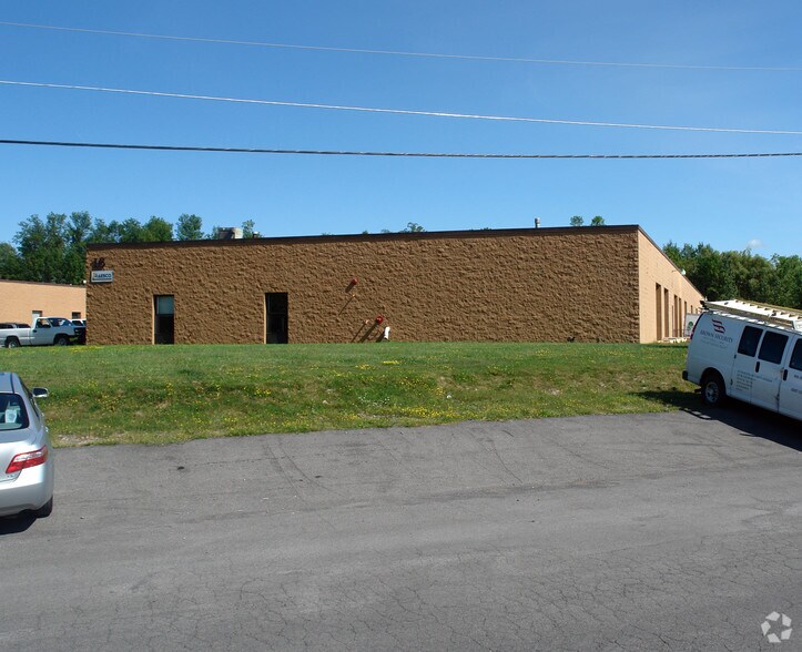 More Photos Of 16 Corporate Cir, East Syracuse Flex For Lease