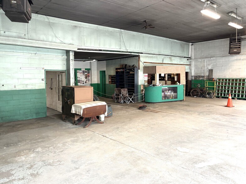 More Photos Of 714 River Ave, Emlenton Warehouse For Sale