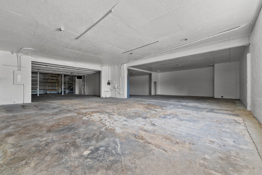 More Photos Of 1130 N Maclay Ave, San Fernando Warehouse For Lease