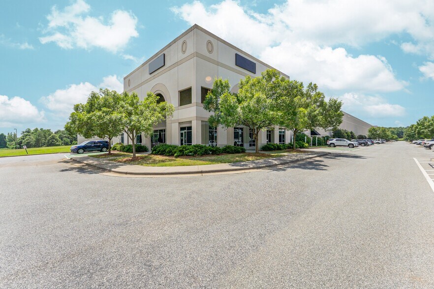 Primary Photo Of 1150 Pleasant Ridge Rd, Greensboro Unknown For Lease