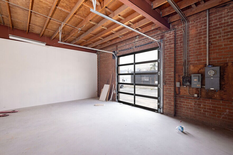 More Photos Of 4625 W Washington Blvd, Los Angeles Warehouse For Lease