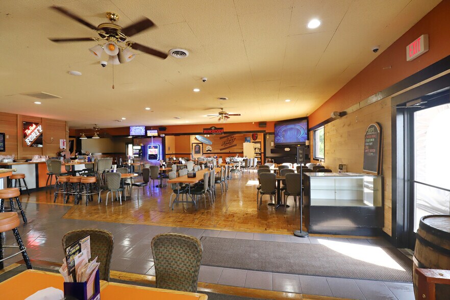 More Photos Of 15952 Oakley Rd, Chesaning Freestanding For Sale