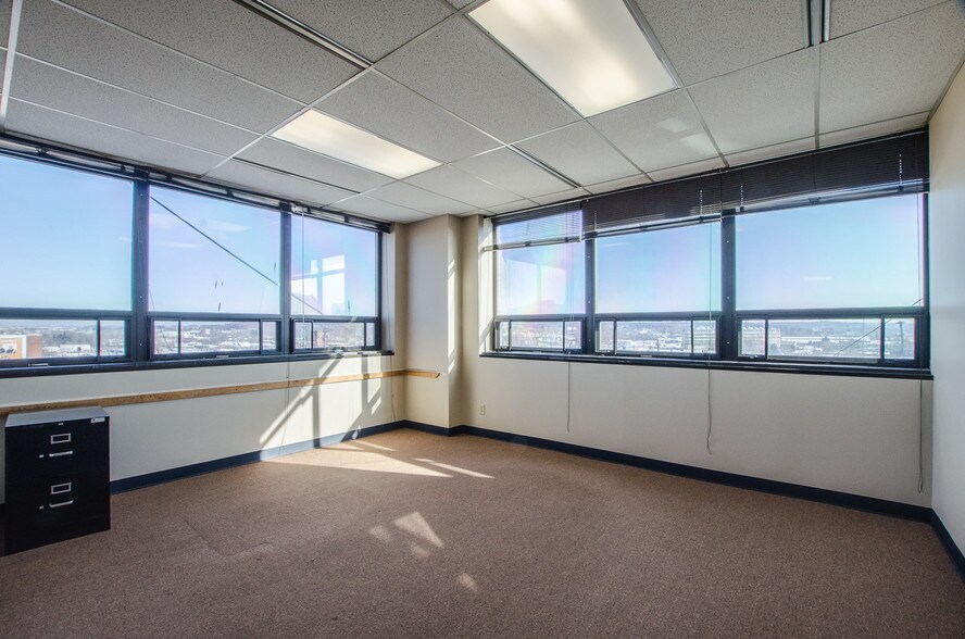 More Photos Of 35 N Park St, Mansfield Office For Sale