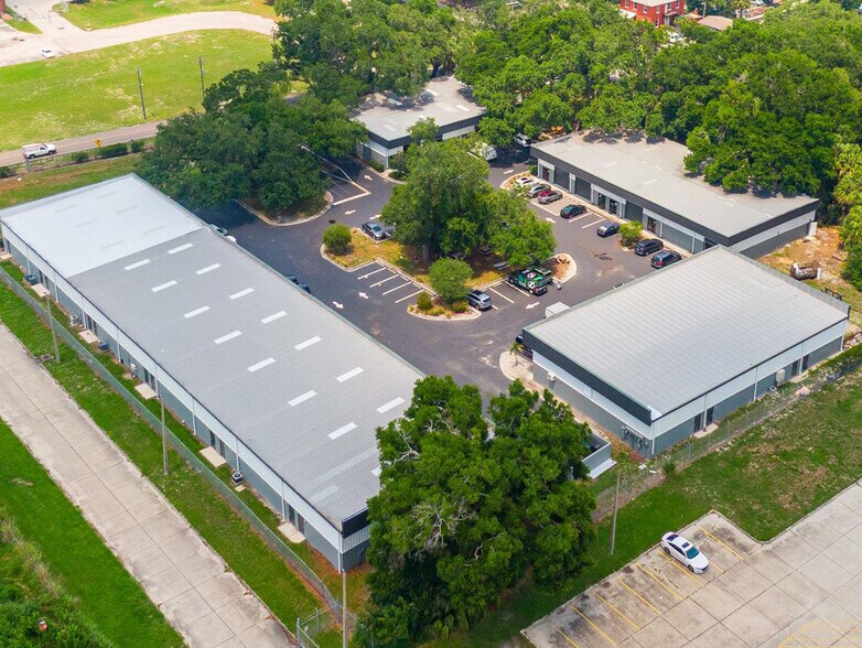 More Photos Of 2815 E Henry Ave, Tampa Unknown For Lease