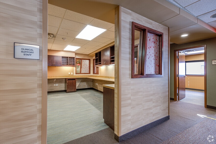 More Photos Of 17 Exchange St W, Saint Paul Medical For Sale