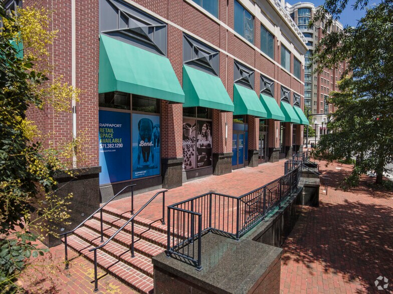 More Photos Of 2318 Mill Rd, Alexandria Office For Lease