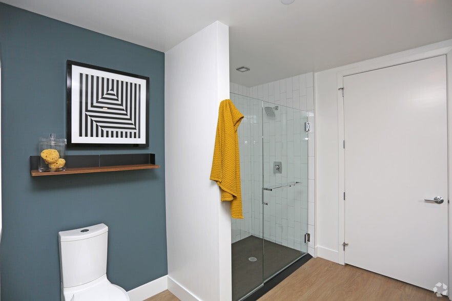 More Photos Of 1501 Island Ave, San Diego Apartments For Lease