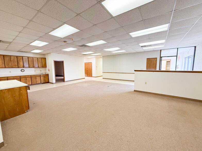 More Photos Of 1901 Carter St, Pampa Office For Sale