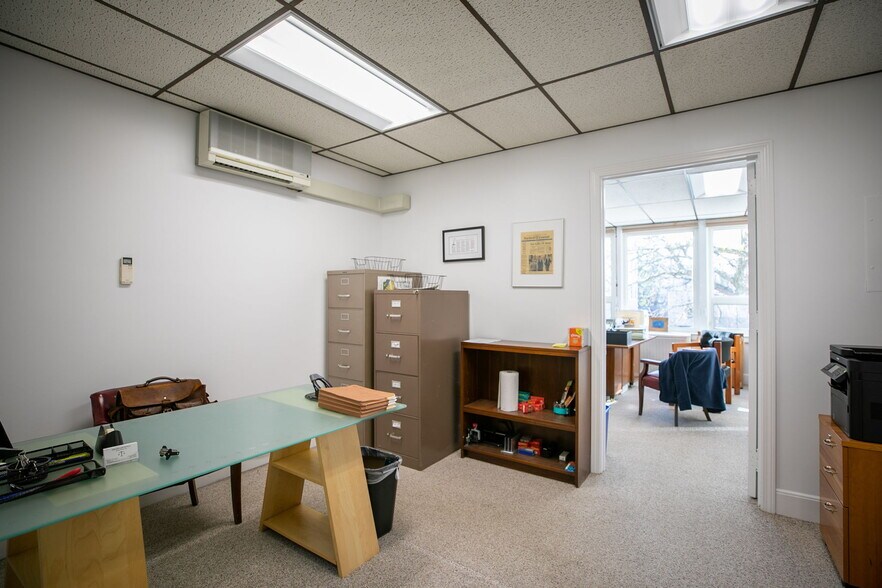 More Photos Of 510-526 Main St, Middletown Storefront Retail Office For Lease