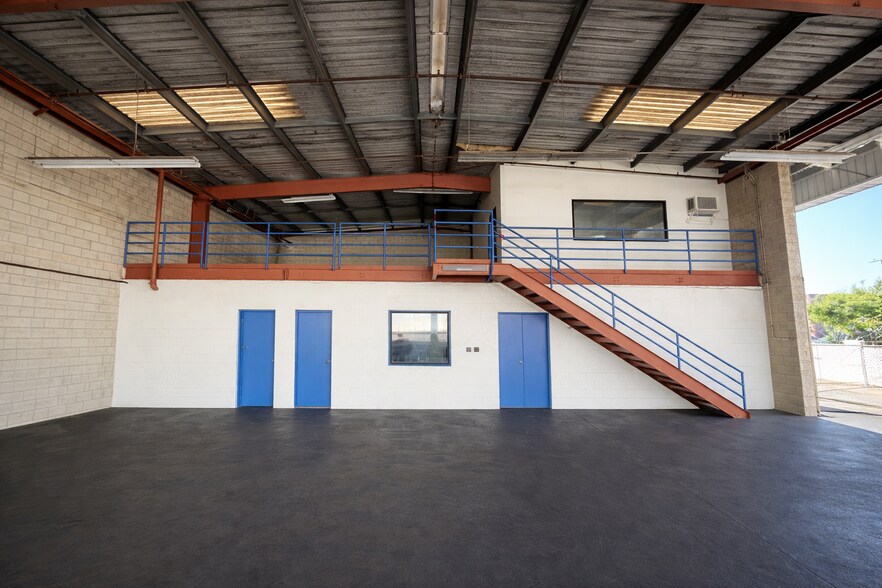 More Photos Of 94-469 Ukee St, Waipahu Manufacturing For Sale
