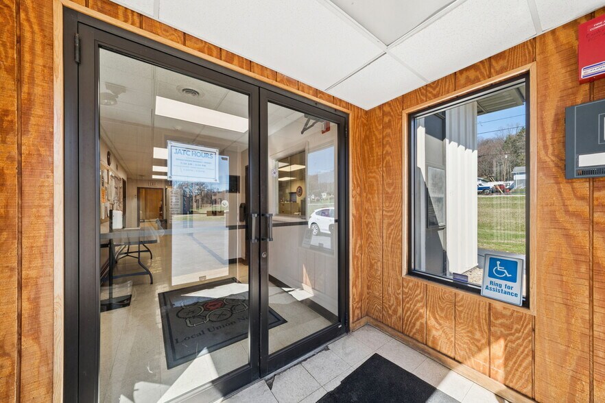 More Photos Of 263 Armbrust Road rd, Greensburg Warehouse For Sale