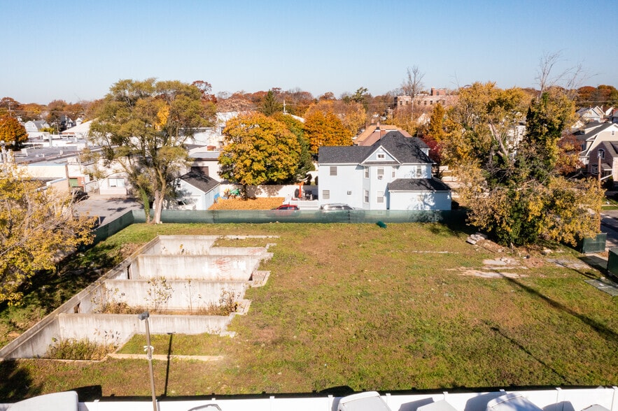 More Photos Of 33 Park Pl, Lynbrook Land For Sale