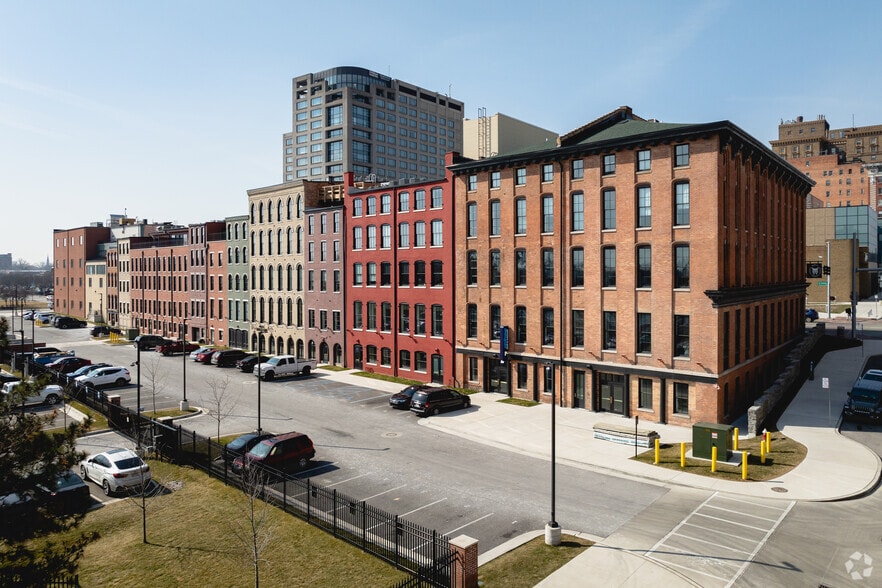 More Photos Of 100 N Summit St, Toledo Apartments For Lease