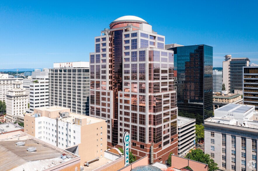 More Photos Of 1000 SW Broadway, Portland Office For Lease