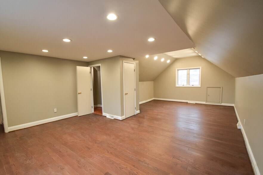 More Photos Of 40 N Forest Rd, Buffalo Office For Lease