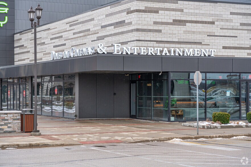 More Photos Of 401 W Dundee Rd, Wheeling Movie Theatre For Sale