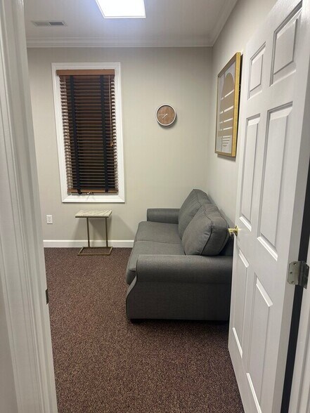 More Photos Of 8384 Six Forks Rd, Raleigh Office For Lease