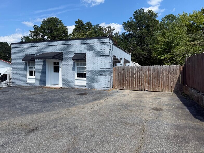 Primary Photo Of 62 NE Barnes St, Marietta Office For Lease