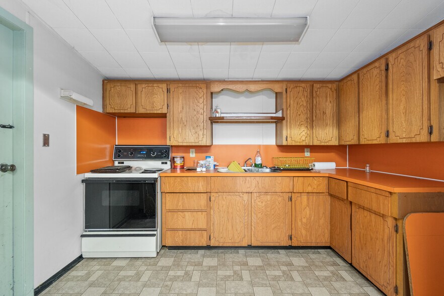 More Photos Of 841 4th, Hope Flex For Sale