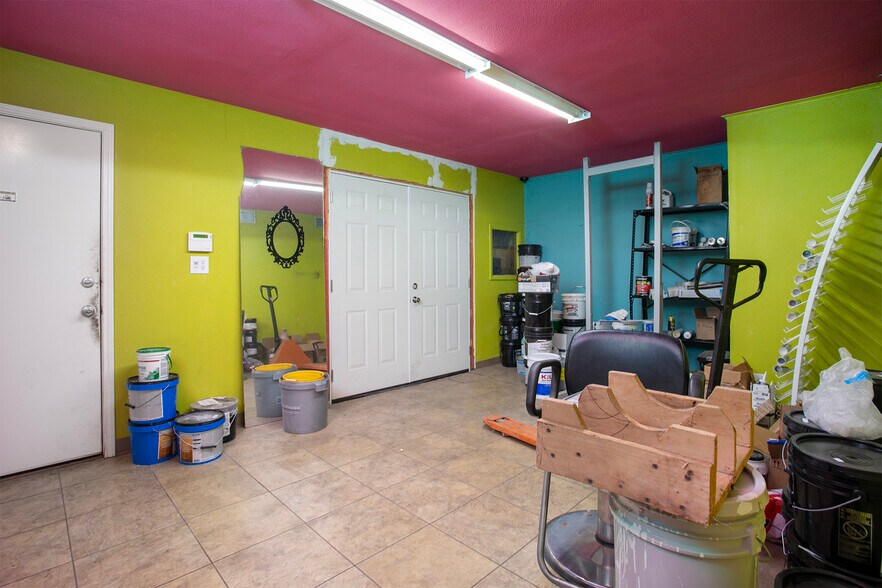 More Photos Of 414 US Highway 79 N, Henderson Industrial For Sale