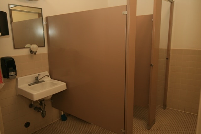 More Photos Of 888 Norfolk Sq, Norfolk Light Manufacturing For Lease