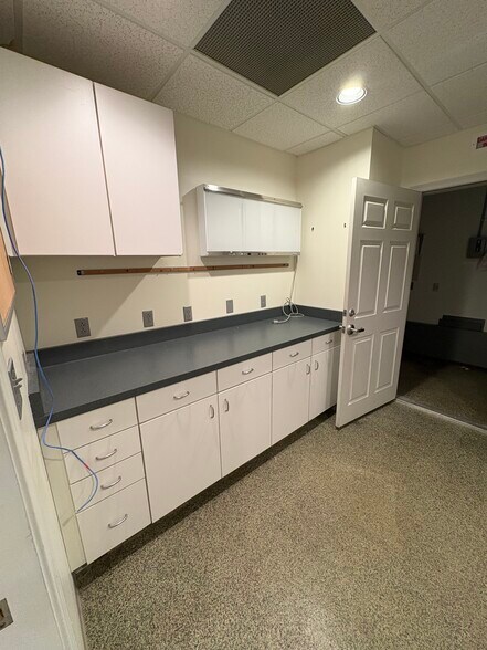 More Photos Of 2315 Sunset Blvd, Steubenville Medical For Lease