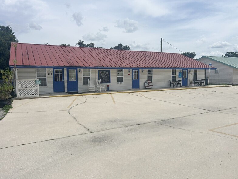 Primary Photo Of 413 Elm St, Welaka Freestanding For Sale