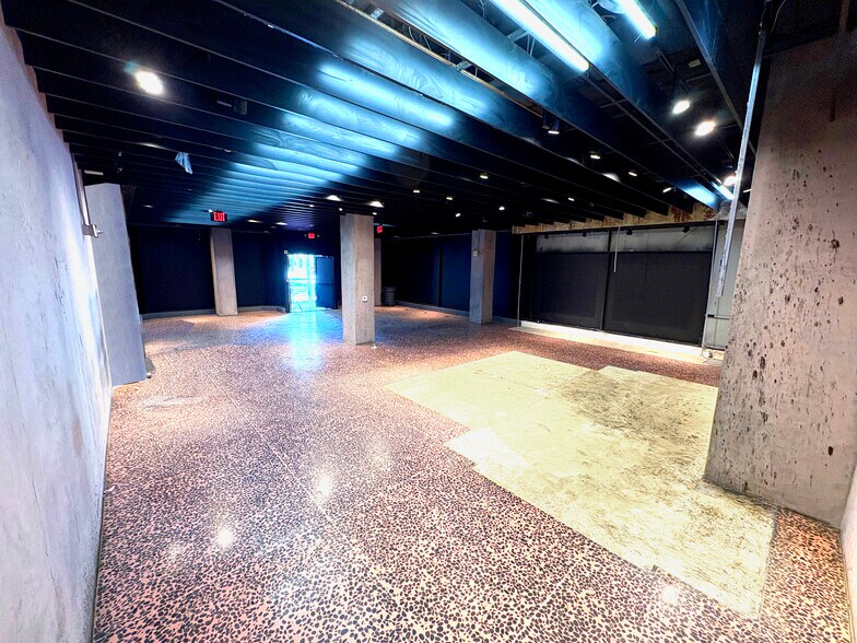 More Photos Of 215 W 9th St, Los Angeles Apartments For Lease