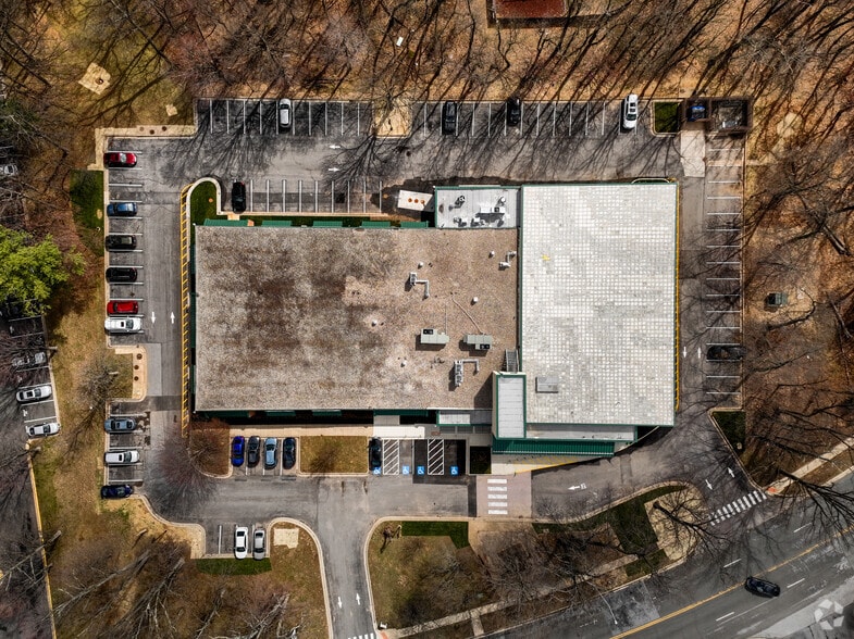 More Photos Of 20261 Goldenrod Ln, Germantown Specialty For Lease