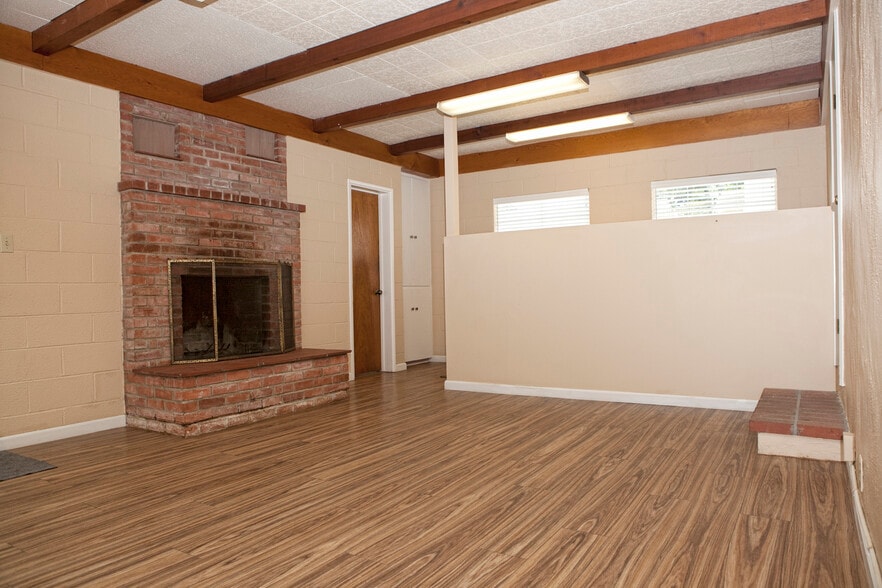 More Photos Of 117 E Fesler St, Santa Maria Office For Sale