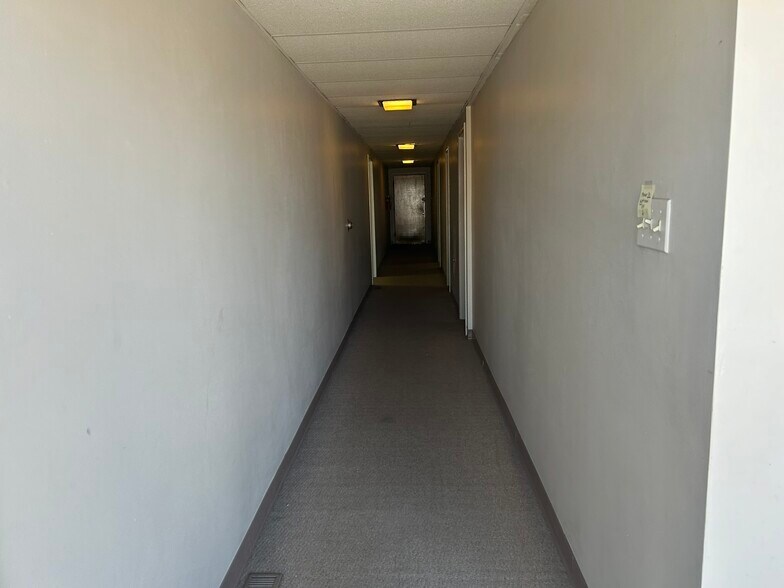 More Photos Of 420 S Federal Blvd, Denver Office For Sale