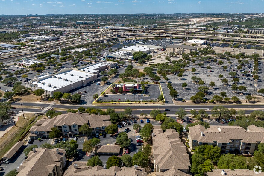 More Photos Of 17660 Henderson Pass, San Antonio Restaurant For Sale