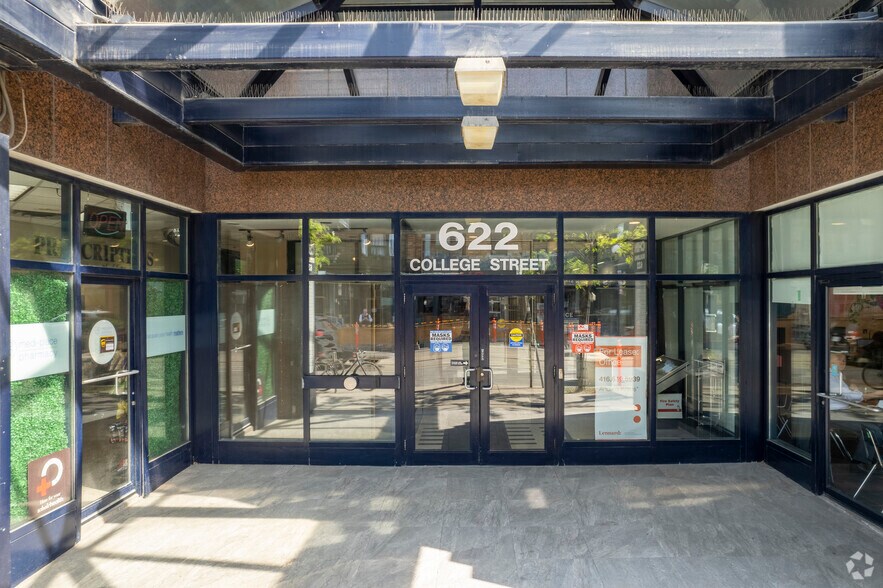 More Photos Of 622 College St, Toronto Medical For Lease