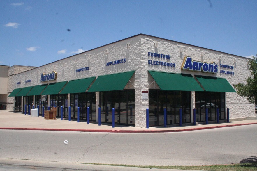 More Photos Of 850 N Bell Blvd, Cedar Park Unknown For Lease