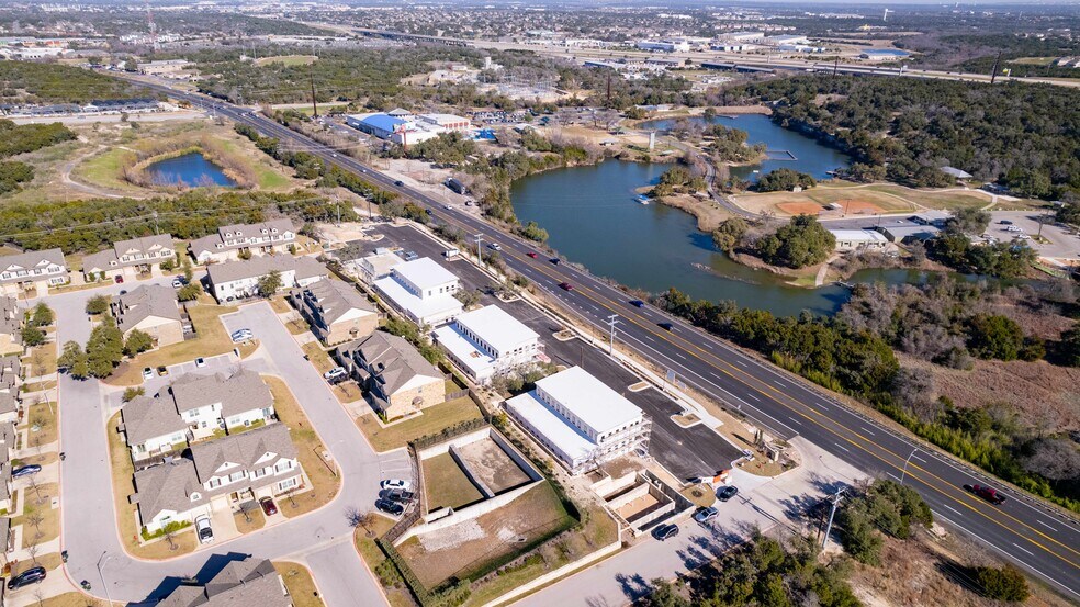 More Photos Of 1651 S Bell Blvd, Cedar Park Storefront Retail Office For Sale