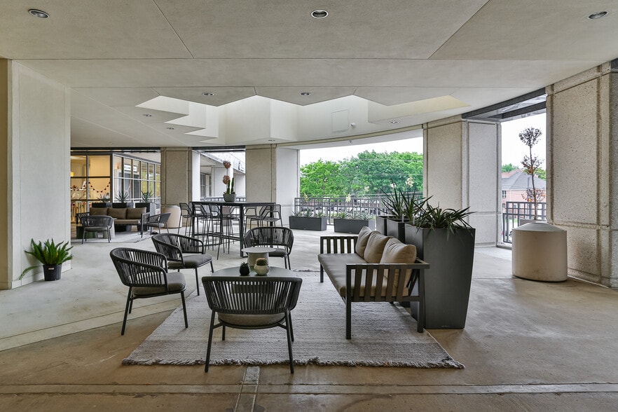 More Photos Of 8201 Preston Rd, Dallas Office For Lease